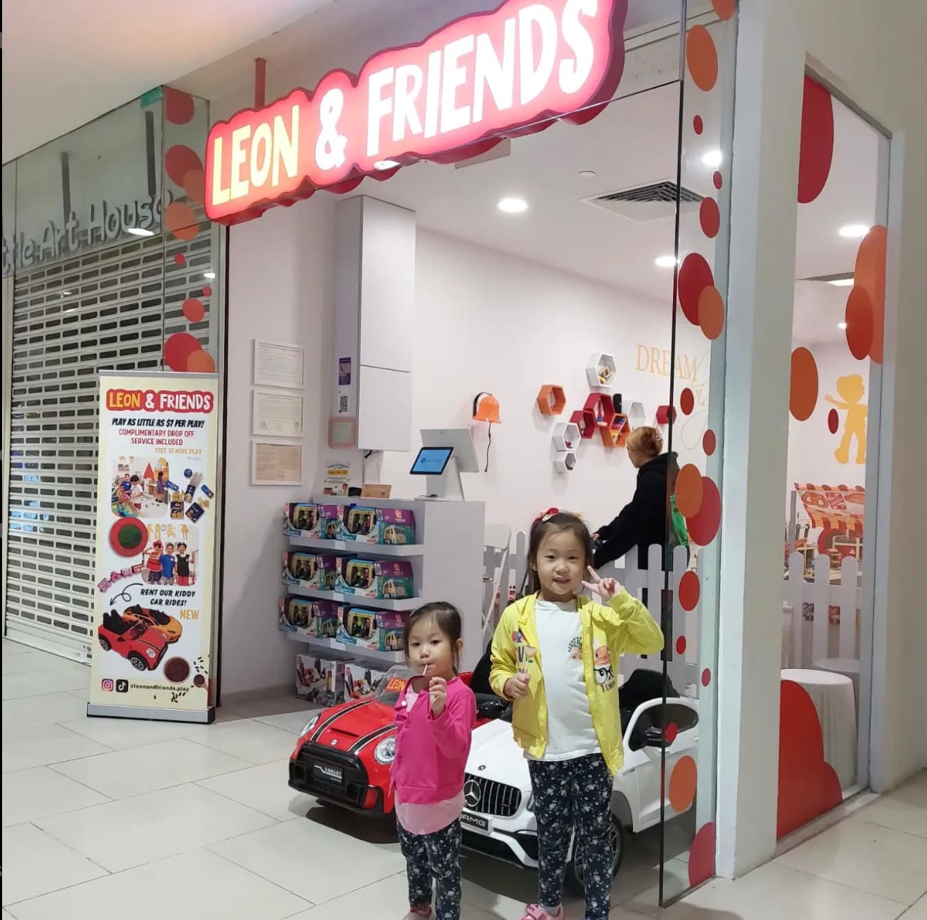 Leon and Friends