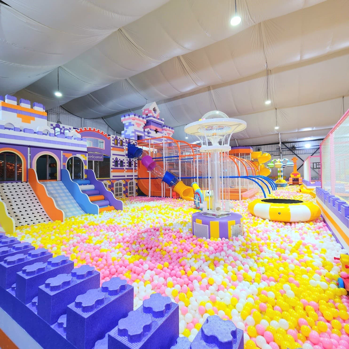 World of Blocks photo 2